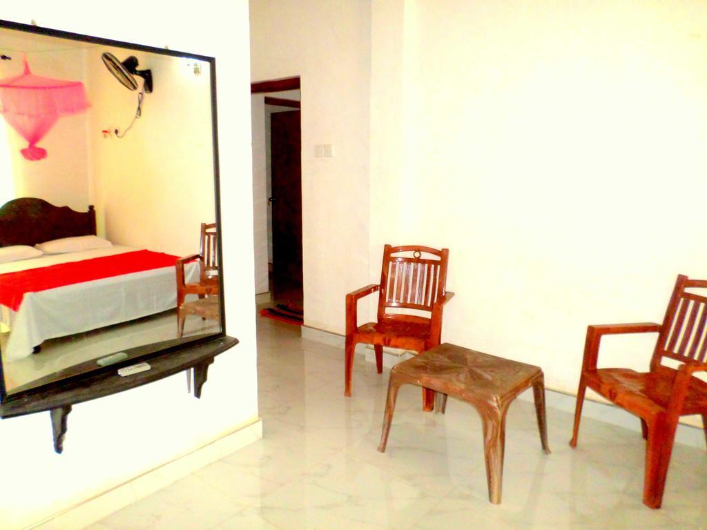 Lion Rest Hotel Anuradhapura Exterior foto