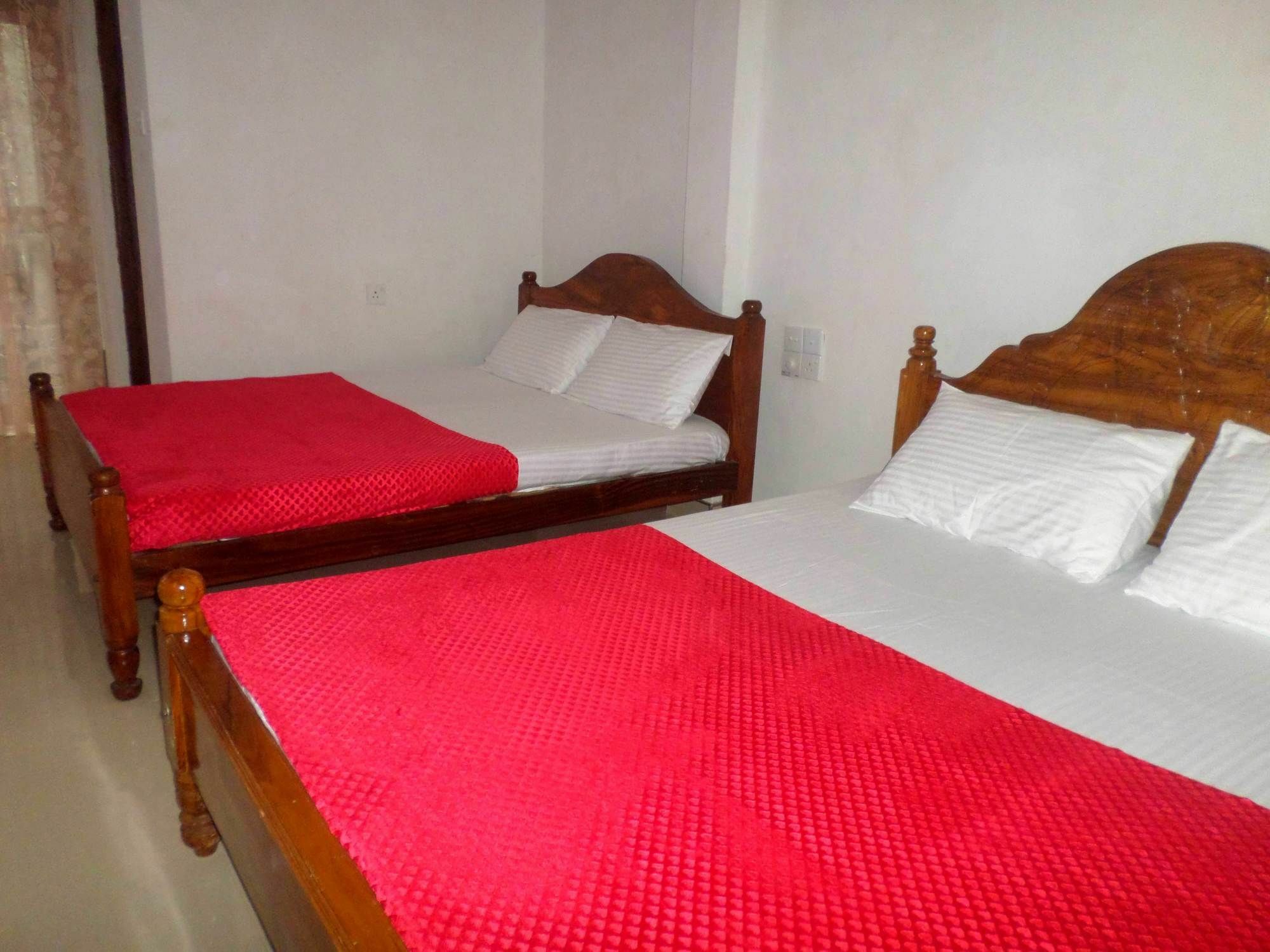 Lion Rest Hotel Anuradhapura Exterior foto